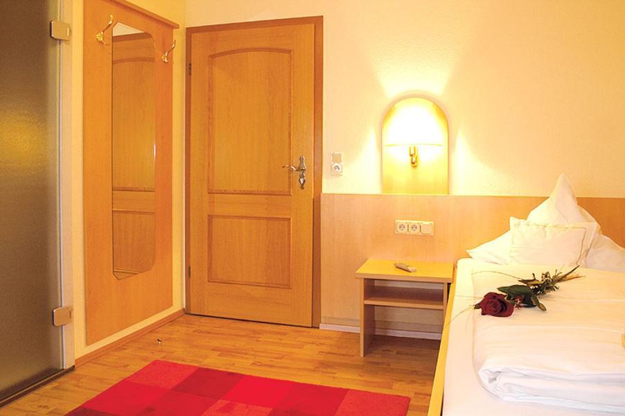 Hotel Landgasthof Gruener Baum Hochdorf エクステリア 写真